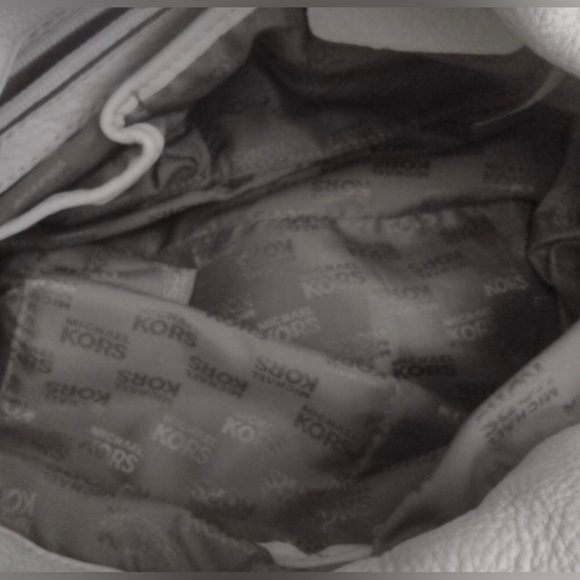 Michael Kors Leather Hobo Bag Cream w Goldtone Hardware Drawstring Snap Close L - Picture 5 of 8